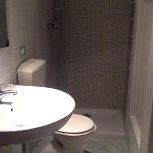 Double or Twin Room Private Bathroom